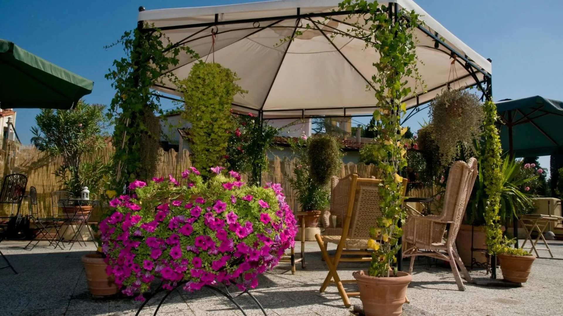 Exclusive Loft Degli Artisti Apartment Florence